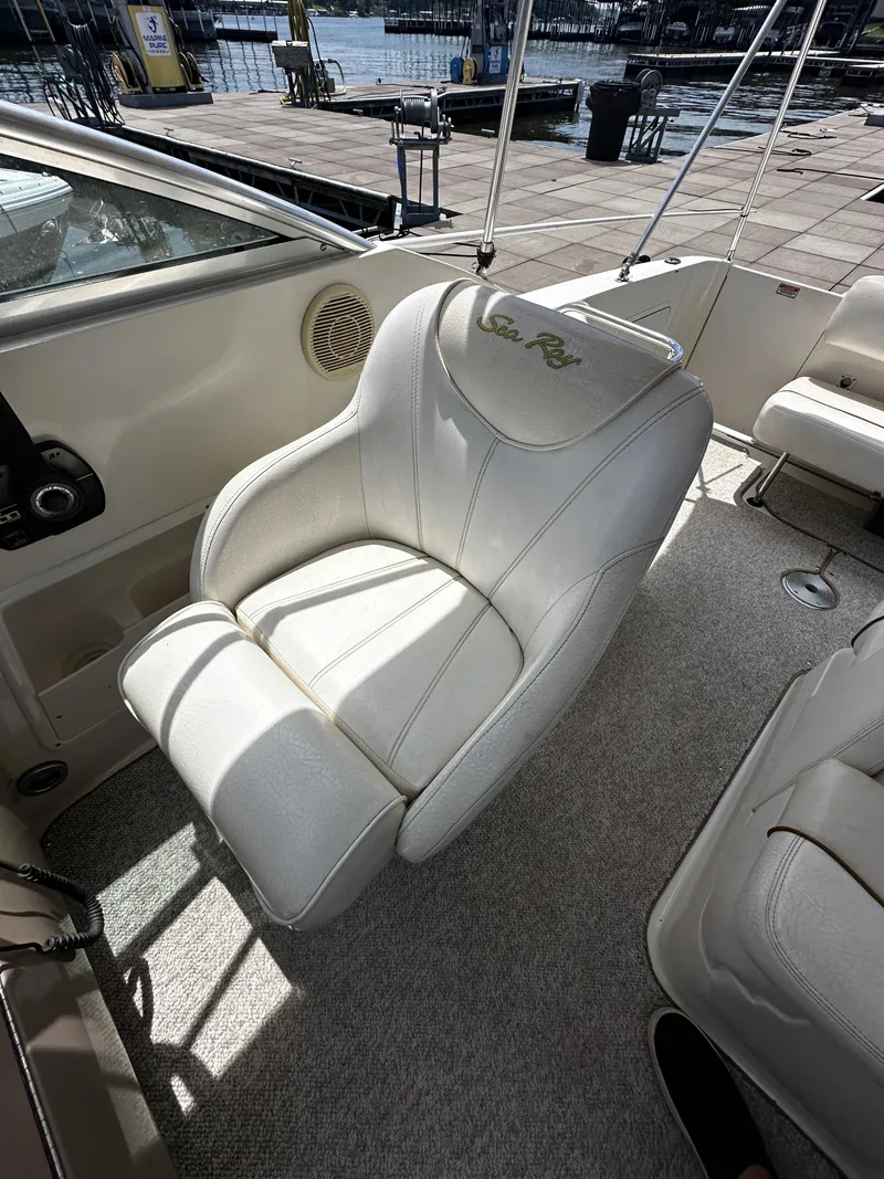 Slide: The Image of Sea Ray Sundancer 260 1999 - 8
