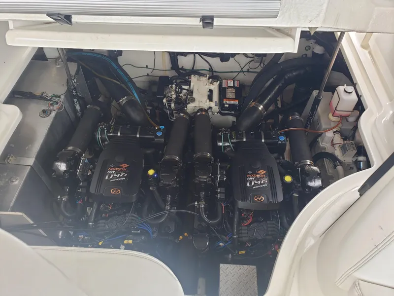 Slide: The Image of Sea Ray Sundancer 320 2006 - 50