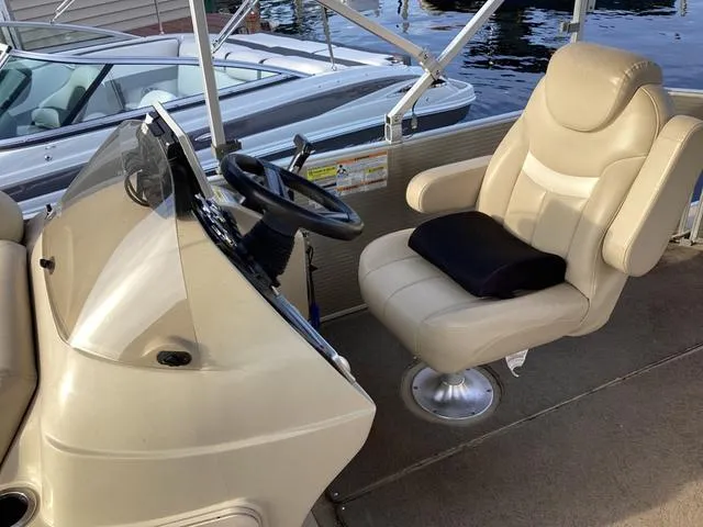 Slide: The Image of Godfrey SW2486C 2016 - 5