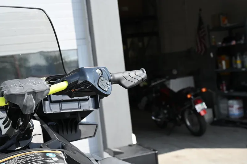 Slide: The Image of Sea-Doo Explorer Pro 230 2024 - 9