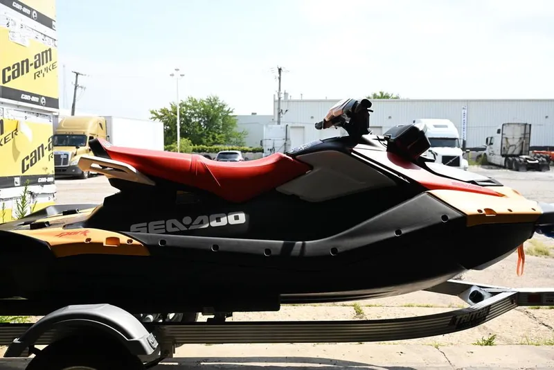 Slide: The Image of Sea-Doo Spark for 3 2024 - 8