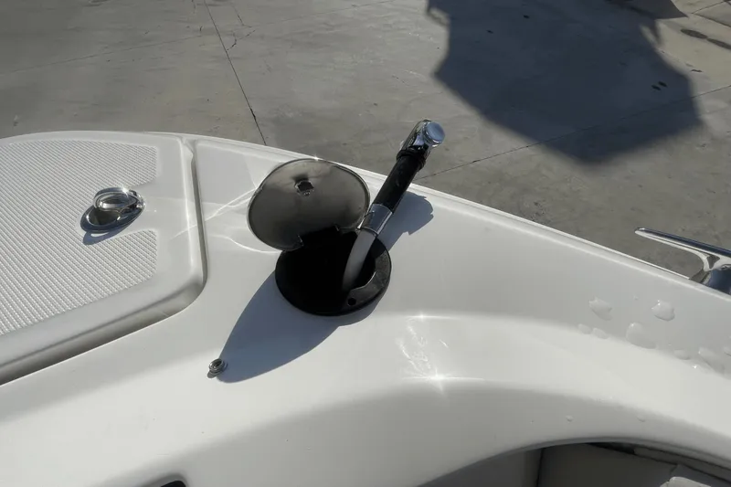 Slide: The Image of Sea Ray SLX 400 Outboard 2023 - 26