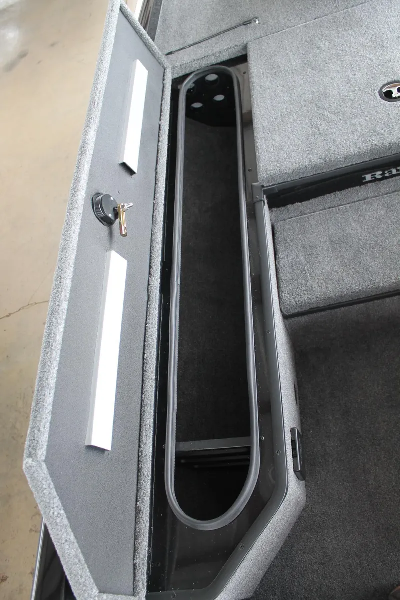 Slide: The Image of Ranger Boats RT178 2025 - 9