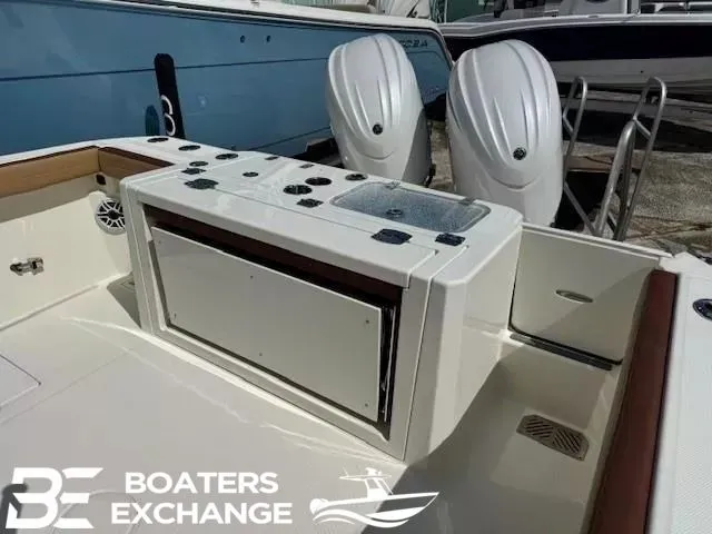 Slide: The Image of Cobia 265 Open Center Console 2025 - 6