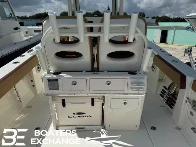 Slide: The Image of Cobia 265 Open Center Console 2025 - 8