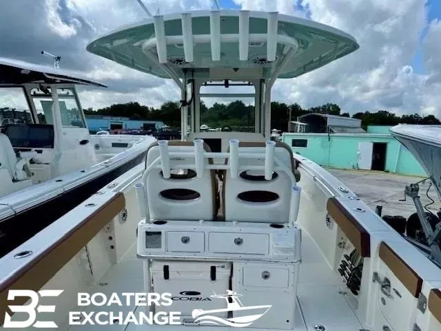 Slide: The Image of Cobia 265 Open Center Console 2025 - 9