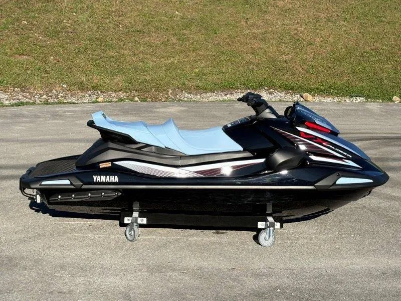 Slide: The Image of Yamaha Waverunner VX Cruiser w/ Audio 2025 - 3