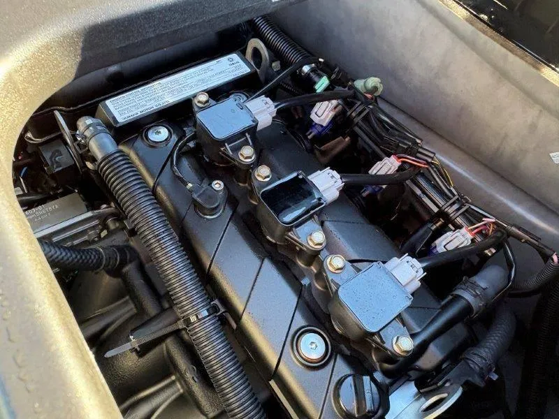 Slide: The Image of Yamaha Waverunner VX Cruiser w/ Audio 2025 - 33