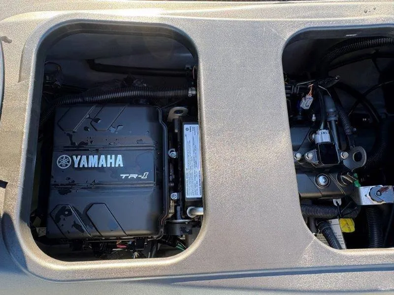 Slide: The Image of Yamaha Waverunner VX Cruiser w/ Audio 2025 - 44