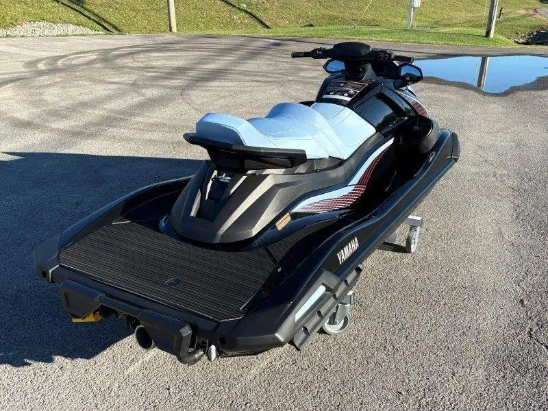 Slide: The Image of Yamaha Waverunner VX Cruiser w/ Audio 2025 - 6