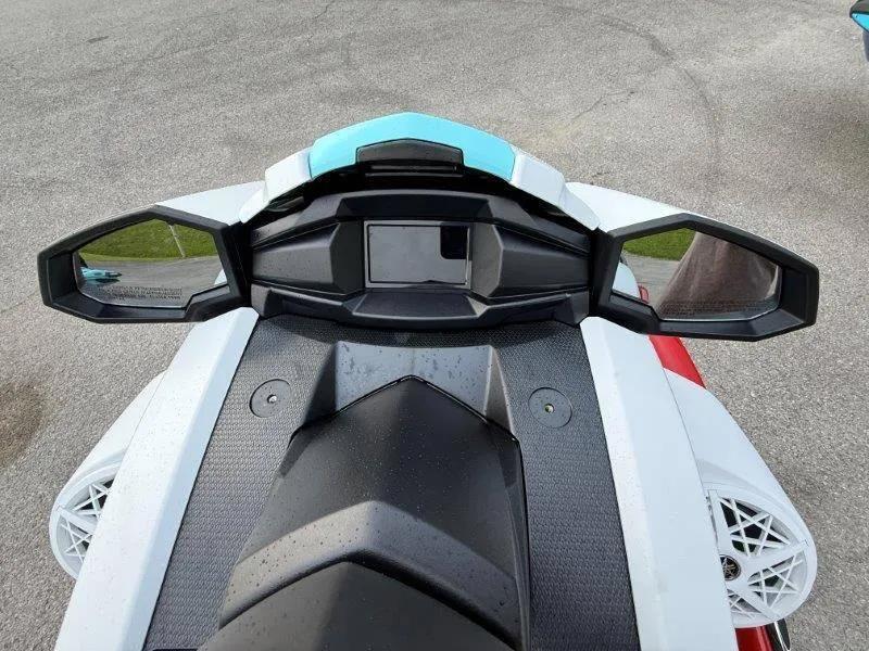 Slide: The Image of Yamaha WAVERUNNER VX LIMITED 2025 - 12