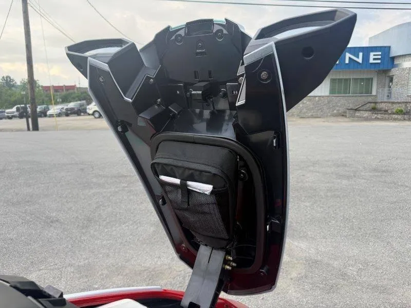 Slide: The Image of Yamaha WAVERUNNER VX LIMITED 2025 - 13