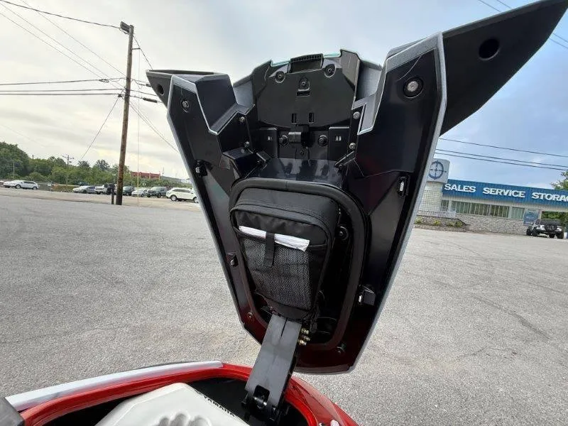 Slide: The Image of Yamaha WAVERUNNER VX LIMITED 2025 - 17