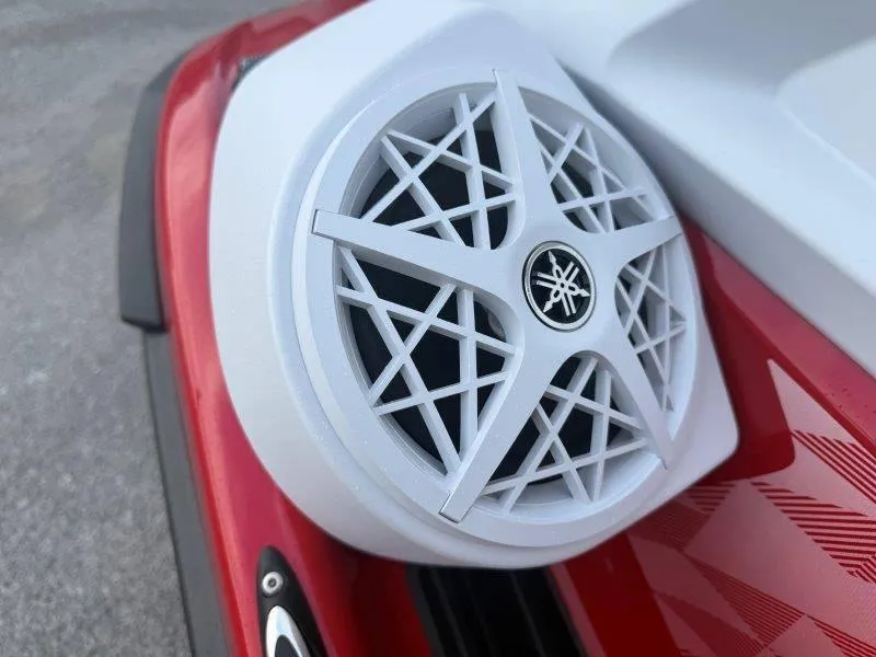 Slide: The Image of Yamaha WAVERUNNER VX LIMITED 2025 - 3