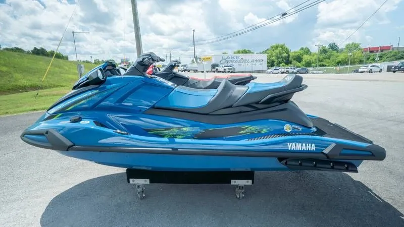 Slide: The Image of Yamaha WaveRunner VX Cruiser HO 2025 - 1