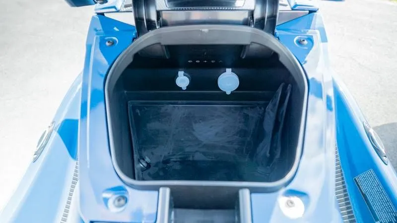 Slide: The Image of Yamaha WaveRunner VX Cruiser HO 2025 - 15