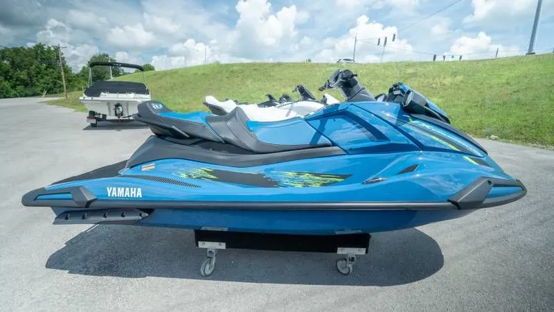 Slide: The Image of Yamaha WaveRunner VX Cruiser HO 2025 - 2