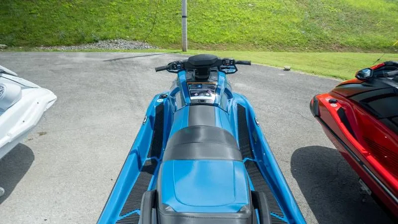 Slide: The Image of Yamaha WaveRunner VX Cruiser HO 2025 - 6