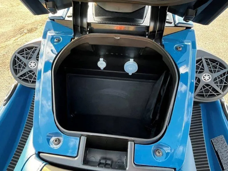 Slide: The Image of Yamaha Waverunner VX Cruiser HO w/ Audio 2025 - 15