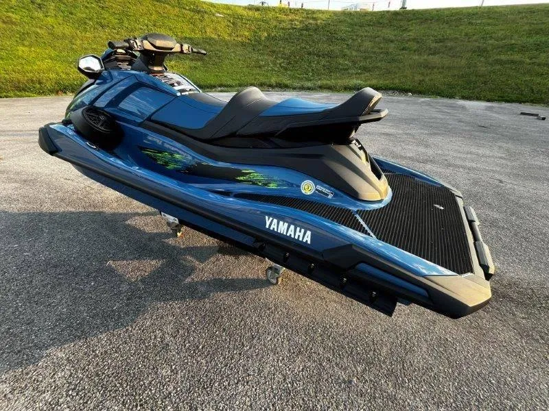 Slide: The Image of Yamaha Waverunner VX Cruiser HO w/ Audio 2025 - 4