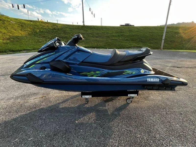 Slide: The Image of Yamaha Waverunner VX Cruiser HO w/ Audio 2025 - 6