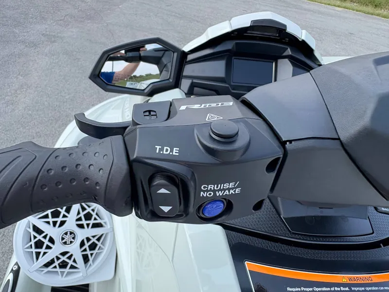 Slide: The Image of Yamaha Waverunner VX Cruiser HO w/ Audio 2025 - 32