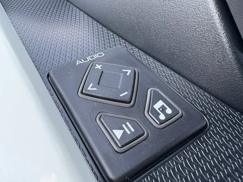 Slide: The Image of Yamaha Waverunner VX Cruiser HO w/ Audio 2025 - 35