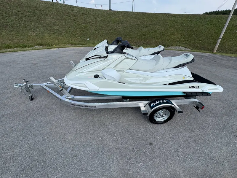Slide: The Image of Yamaha Waverunner VX Cruiser HO w/ Audio 2025 - 37