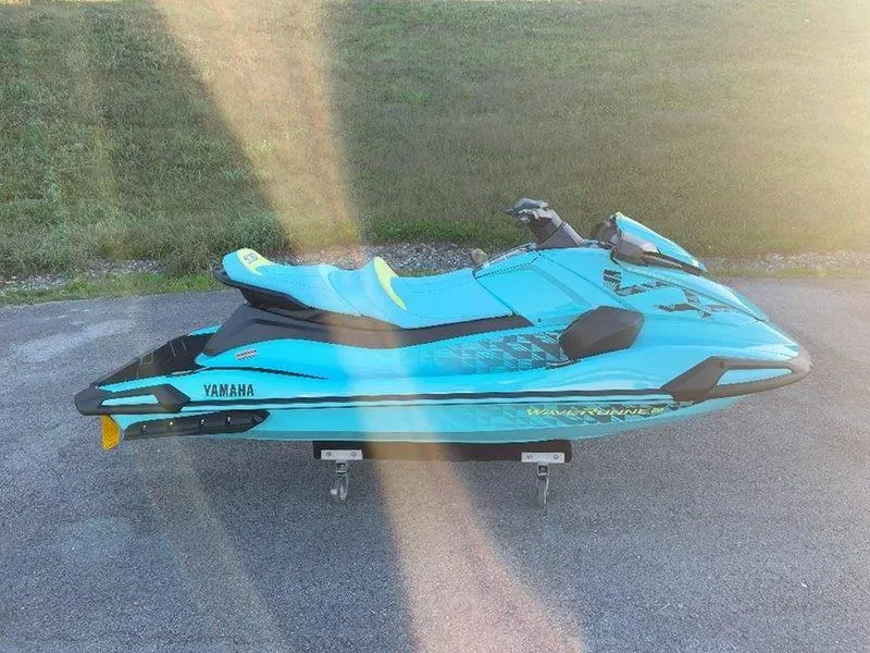 Slide: The Image of Yamaha WaveRunner VX Limited HO 2025 - 7
