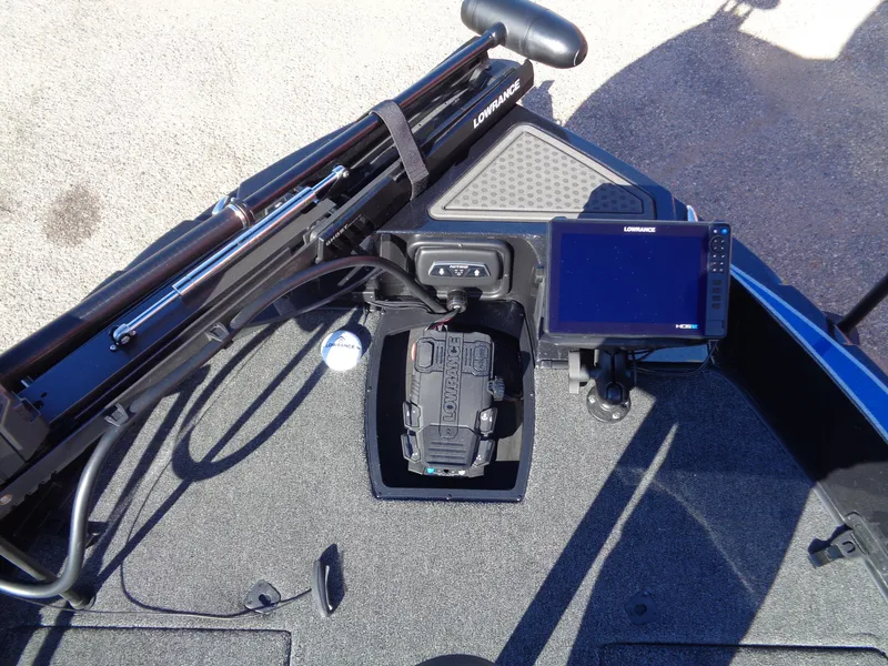 Slide: The Image of 2024 Nitro ZV20 Pro boat dashboard with Lowrance electronics and trolling motor. - 13