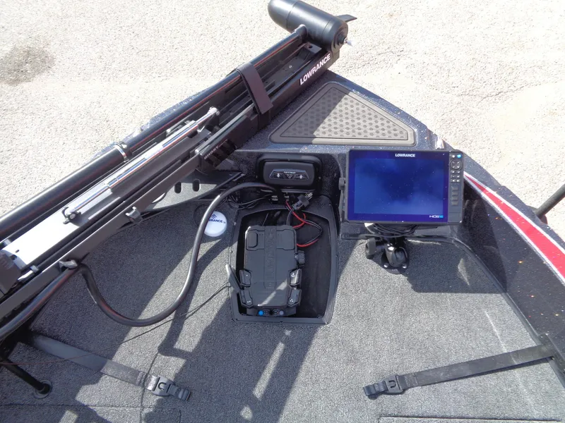 Slide: The Image of 2024 Nitro ZV20 Pro boat dashboard with Lowrance electronics and trolling motor. - 10
