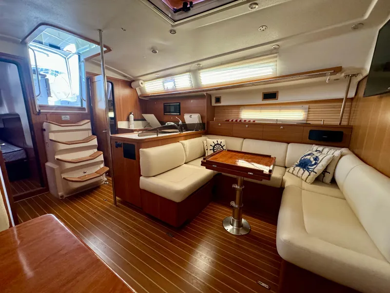 Slide: The Image of Port Salon - 4