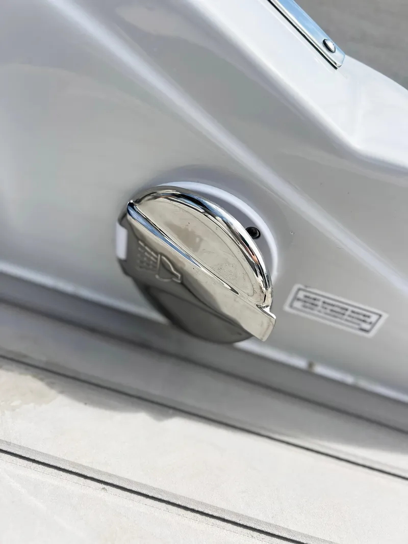 Slide: The Image of Crownline Boats 270 XSS 2025 - 11