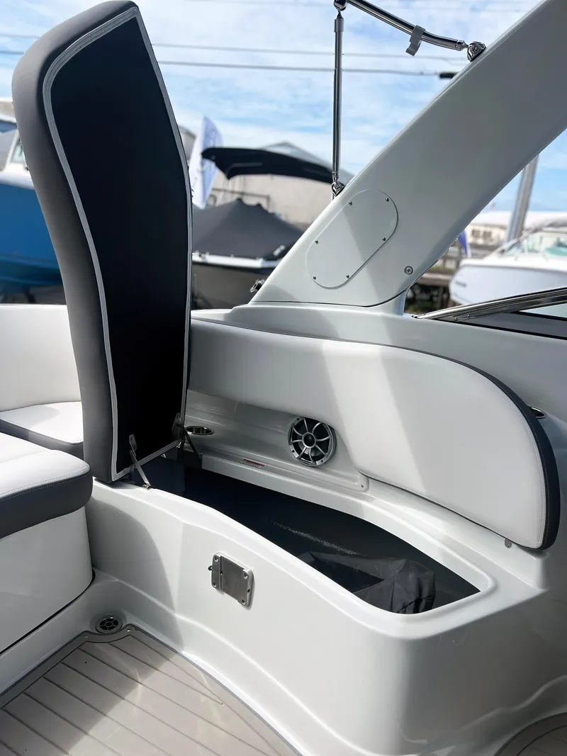 Slide: The Image of Crownline Boats 270 XSS 2025 - 16