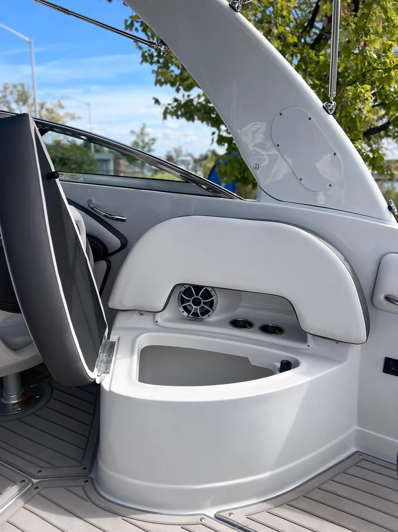 Slide: The Image of Crownline Boats 270 XSS 2025 - 20