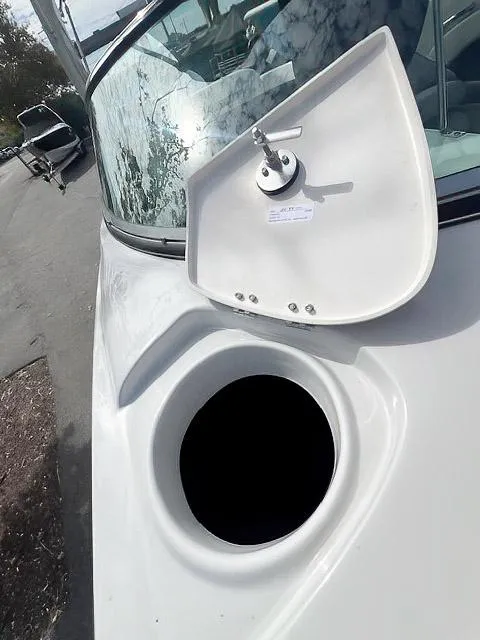 Slide: The Image of Crownline Boats 270 XSS 2025 - 27