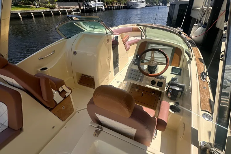 Slide: The Image of Chris-Craft Calypso 26 2019 - 13