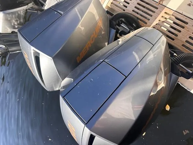 Slide: The Image of Chris-Craft Calypso 26 2019 - 16