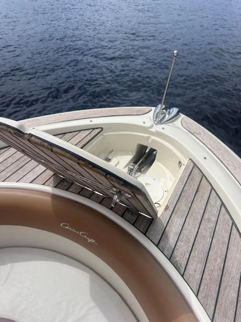 Slide: The Image of Chris-Craft Calypso 26 2019 - 19