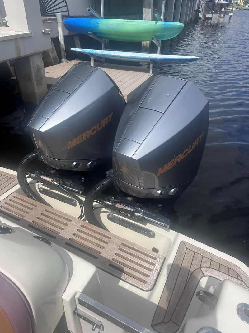 Slide: The Image of Chris-Craft Calypso 26 2019 - 22