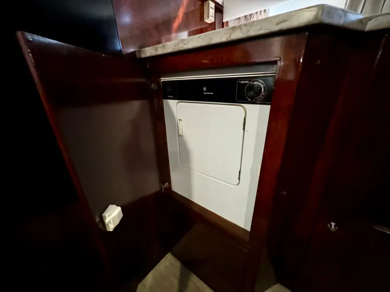 Slide: The Image of Navigator 4600 Pilothouse 1998 - 50