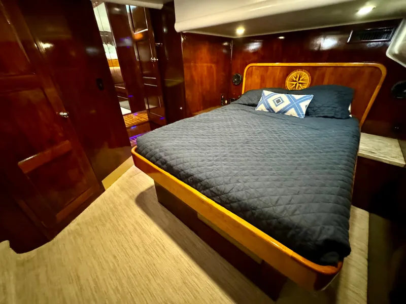 Slide: The Image of Navigator 4600 Pilothouse 1998 - 52