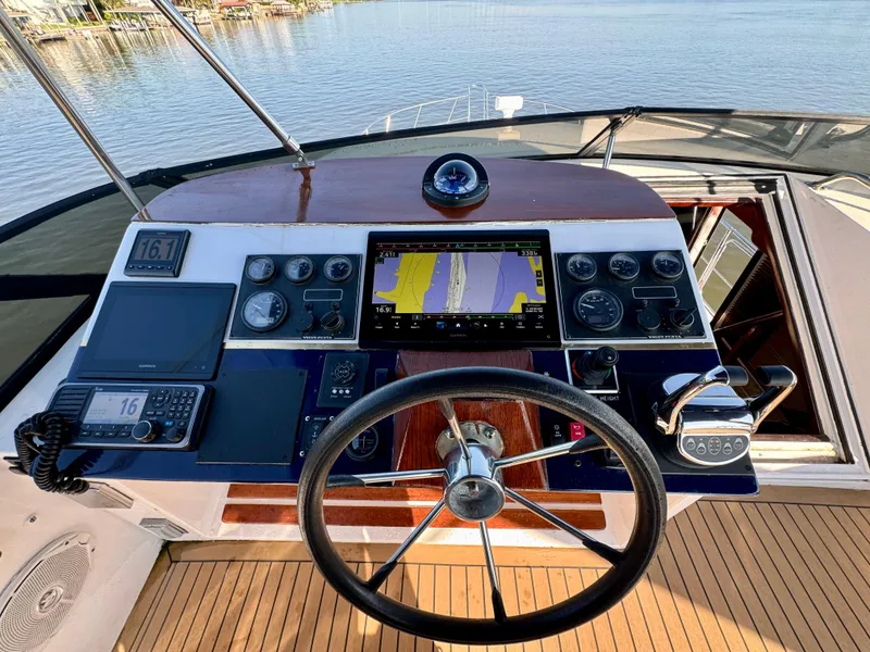 Slide: The Image of Navigator 4600 Pilothouse 1998 - 53