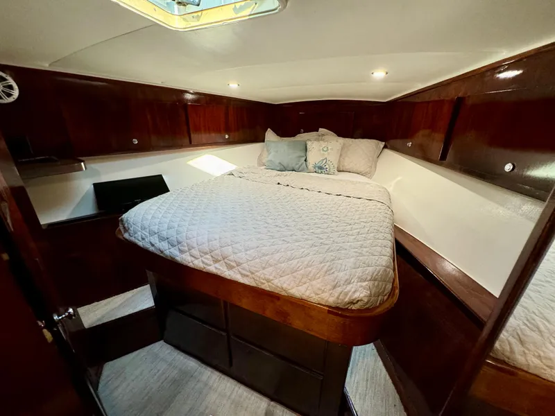 Slide: The Image of Navigator 4600 Pilothouse 1998 - 64