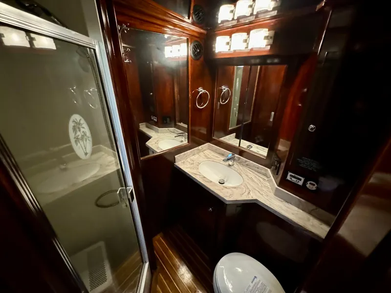 Slide: The Image of Navigator 4600 Pilothouse 1998 - 65