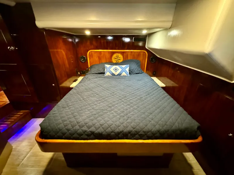 Slide: The Image of Navigator 4600 Pilothouse 1998 - 67