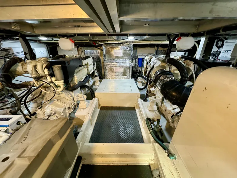 Slide: The Image of Navigator 4600 Pilothouse 1998 - 69