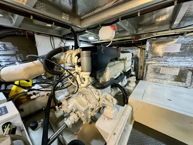 Slide: The Image of Navigator 4600 Pilothouse 1998 - 70