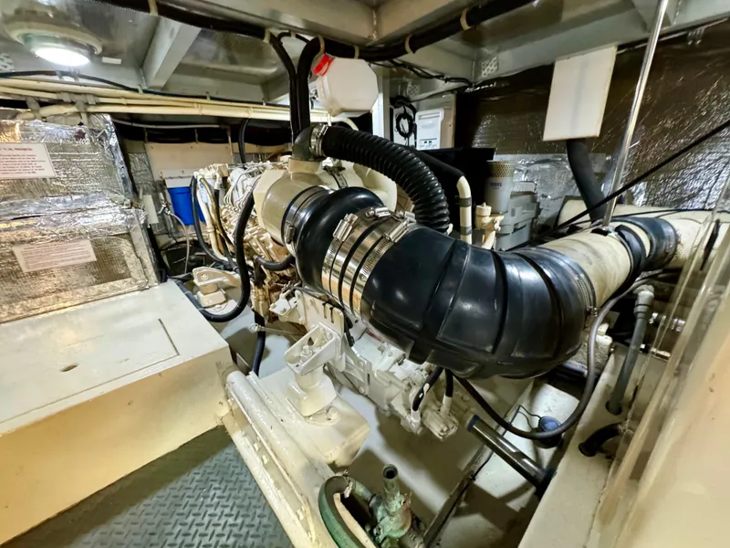 Slide: The Image of Navigator 4600 Pilothouse 1998 - 71
