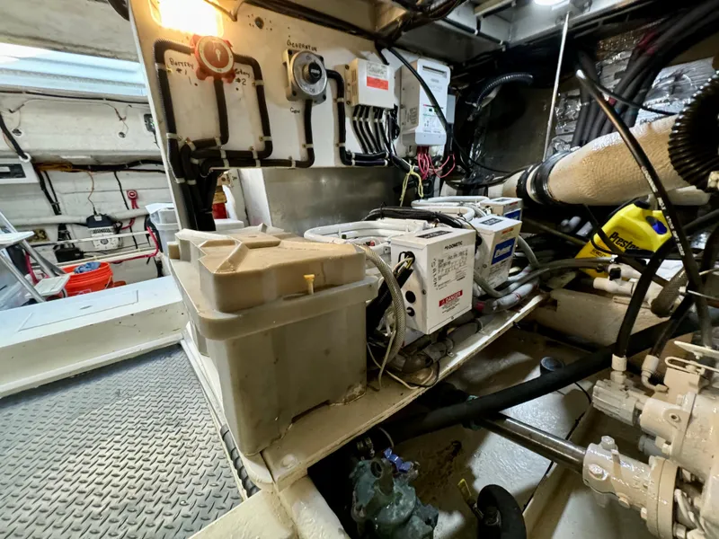Slide: The Image of Navigator 4600 Pilothouse 1998 - 72